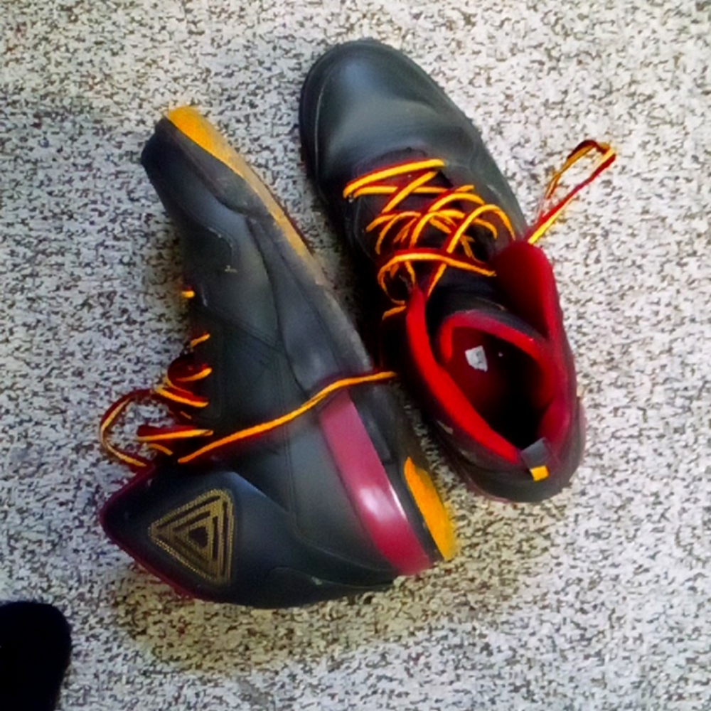 High top kicks JORDAN FLIGHTS SZ.10.5 blk yellow maroon